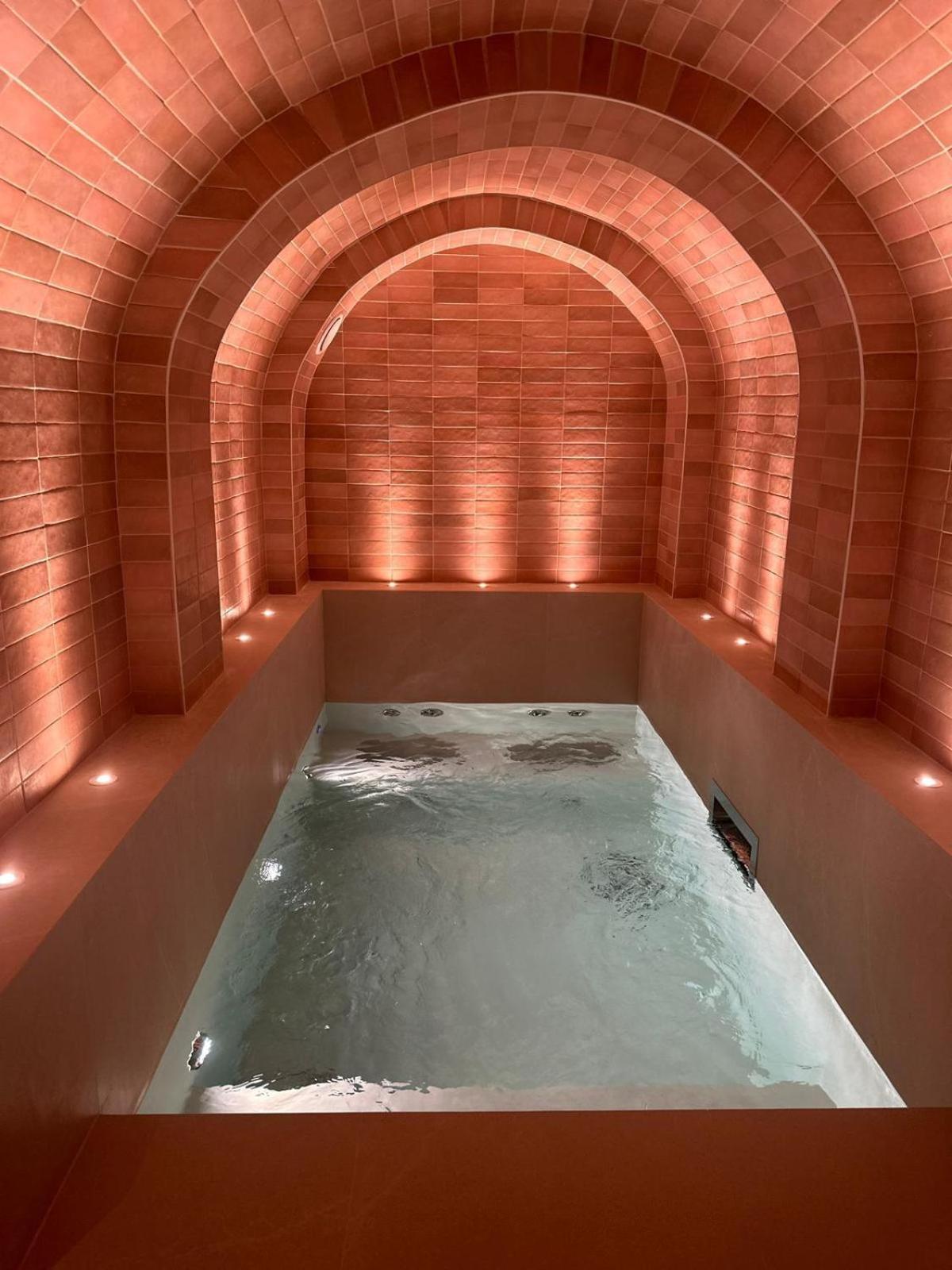 Hotel Ginette A La Folie & Spa Paris Luaran gambar