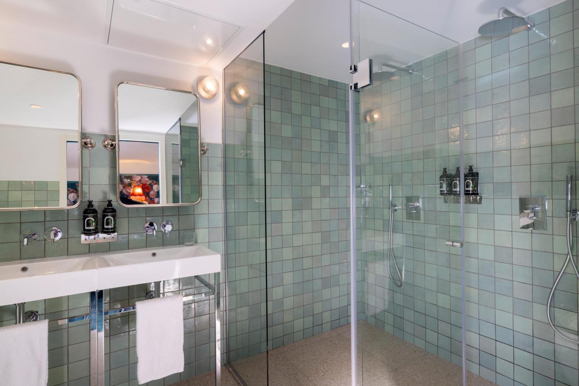 Hotel Ginette A La Folie & Spa Paris Luaran gambar